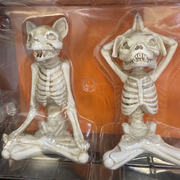 Home Decor Ornaments Yoga Skull Statues Set - Small Resin Sculpture Skeleton - Picture 2 of 7